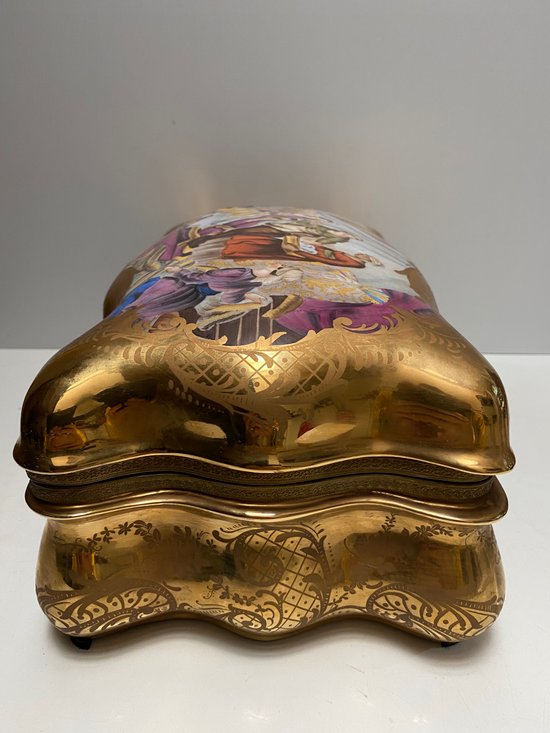 Very large German porcelain box