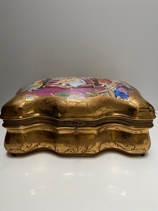 Very large German porcelain box