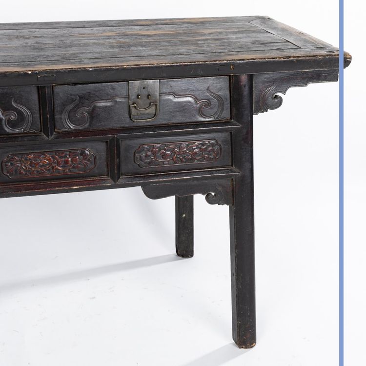 Chine, table console à deux tiroirs en bois sculpté, XIXe