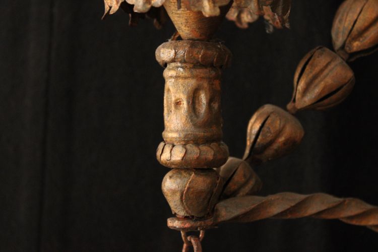 Pair of sconces with gilded wrought-iron flowers, Italy, late 18th c.