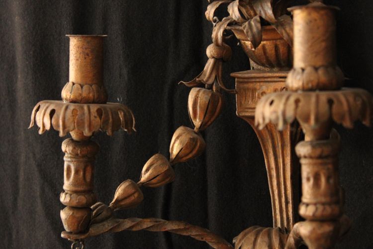 Pair of sconces with gilded wrought-iron flowers, Italy, late 18th c.