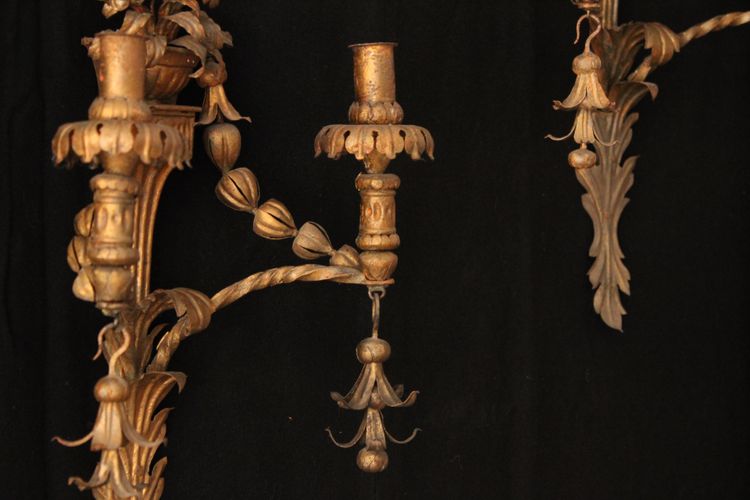 Pair of sconces with gilded wrought-iron flowers, Italy, late 18th c.