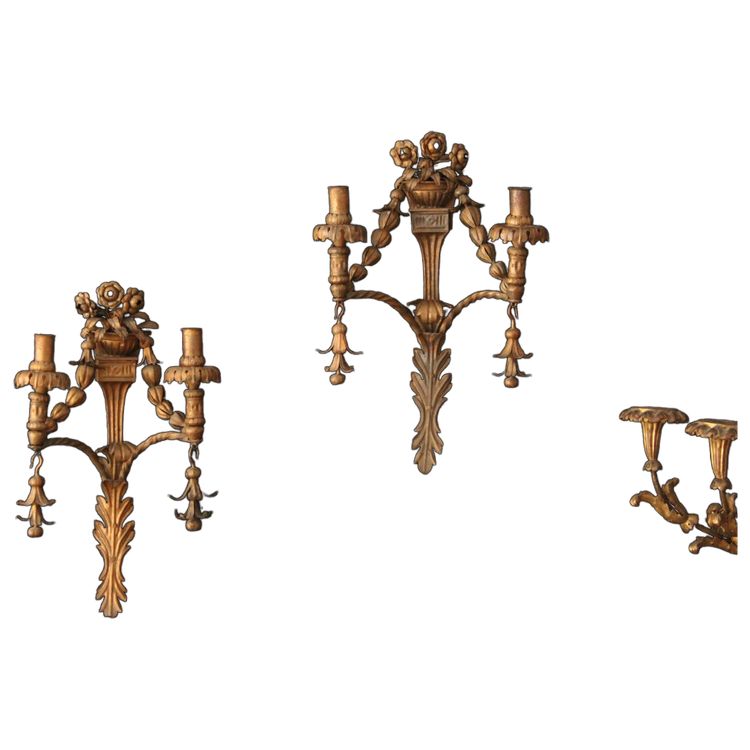 Pair of sconces with gilded wrought-iron flowers, Italy, late 18th c.