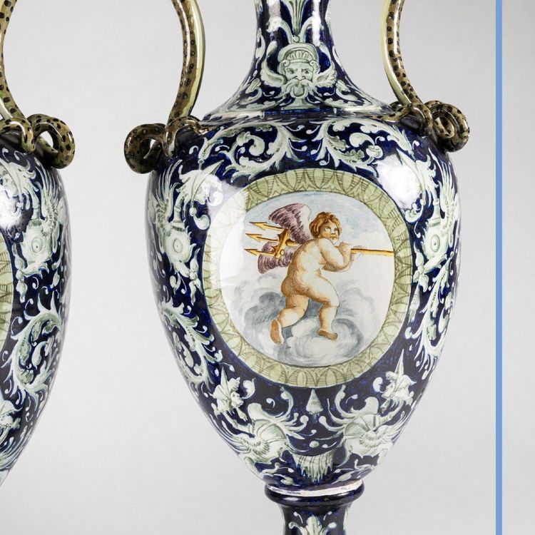 Paire de vases Italien en porcelaine, XIXe