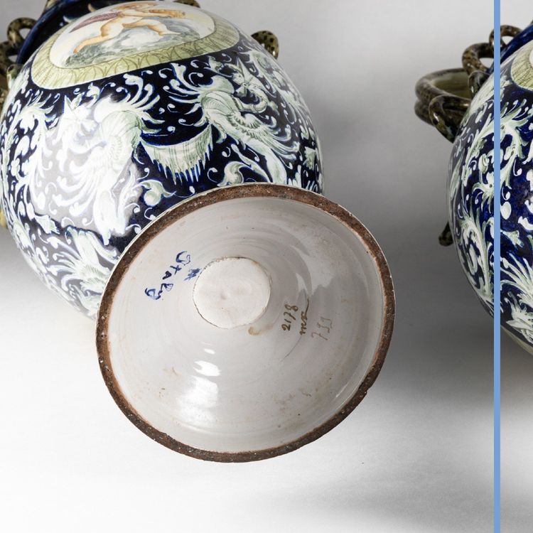 Paire de vases Italien en porcelaine, XIXe