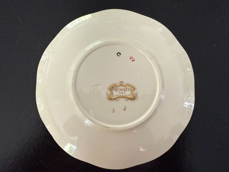 RARE and MAGNIFICENT Sarreguemines decorated with Orchids, Tea cup and saucer (2)