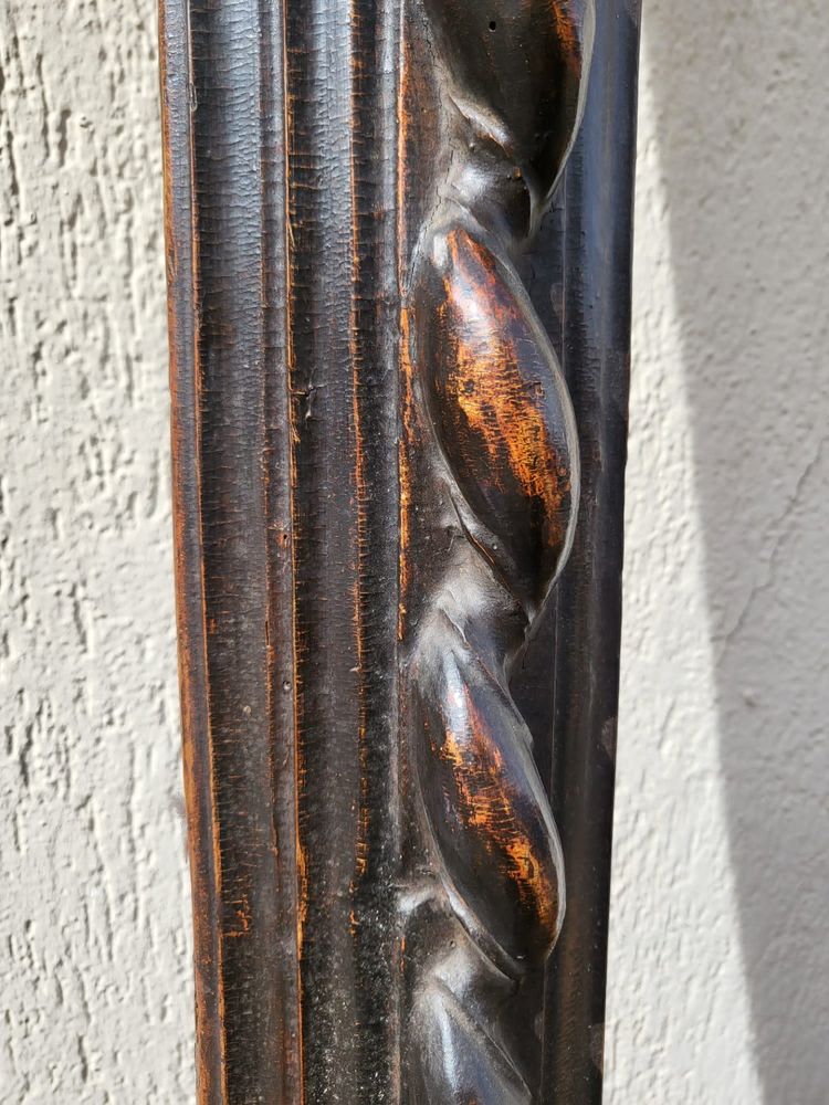 Carved wood frame, 17th century