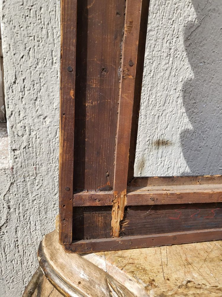 Carved wood frame, 17th century