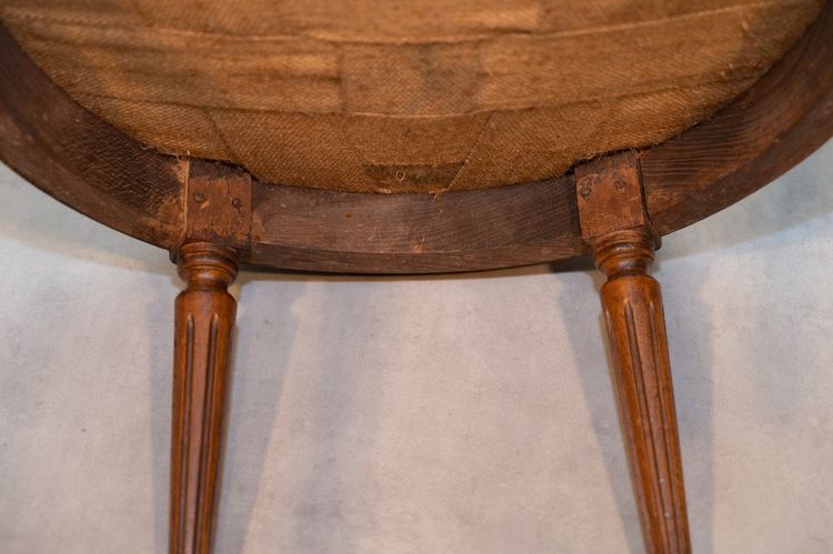 Paire De Fauteuils Cabriolets à Médaillons De Style Louis XVI