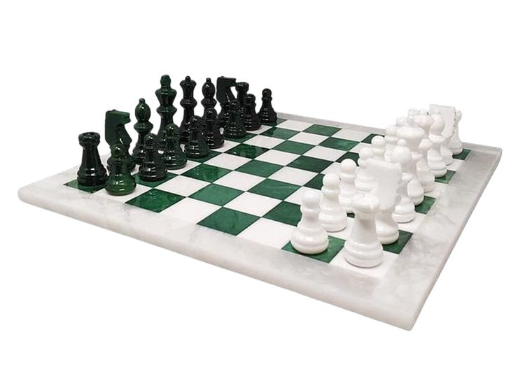 1970s Gorgeous Green and White Chess Set in Volterra Alabaster Handmade Made in Italy (Jeu d'échecs vert et blanc en albâtre de Volterra fait à la main)