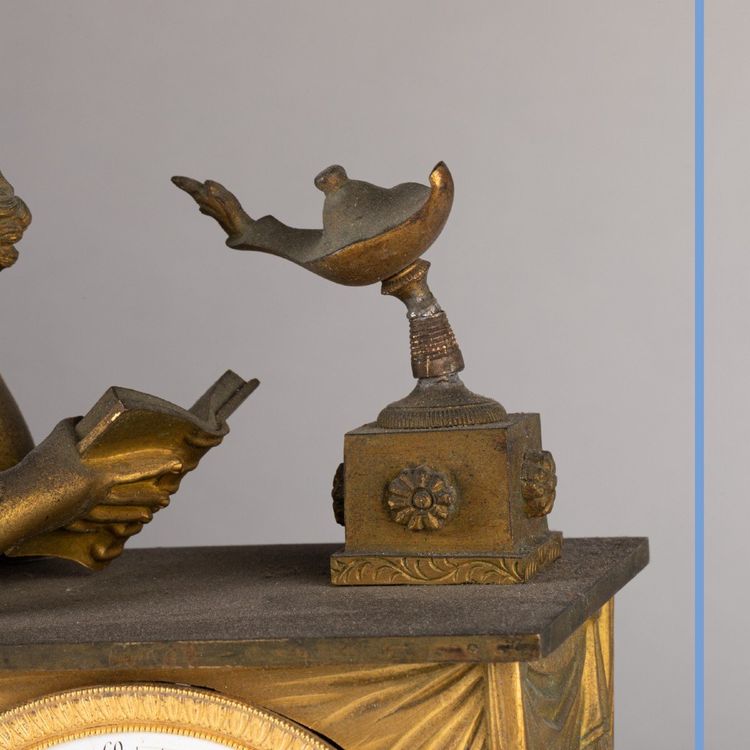 "La liseuse" clock in gilded bronze and green marble, 19th century