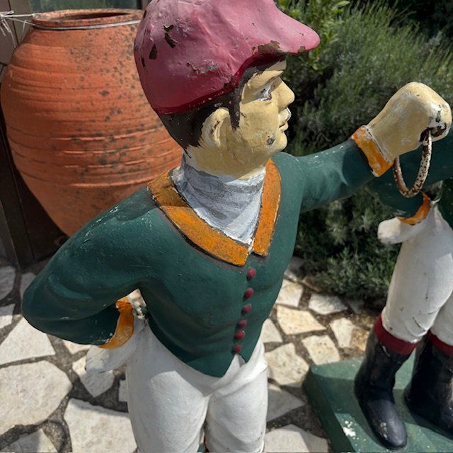Antica coppia di sculture made in Usa  in ghisa da giardino -Fantini con anello per Cavalli . Mis Al