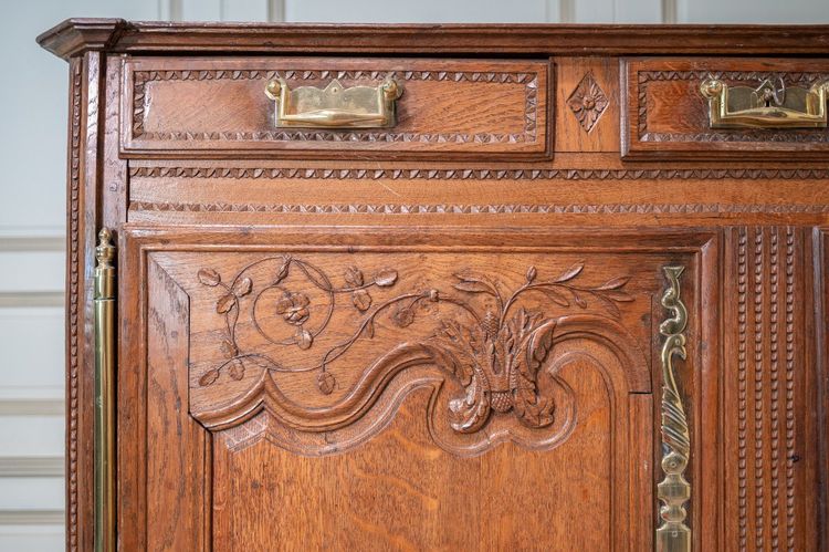 Buffet Bas Normand En Chêne Sculpté