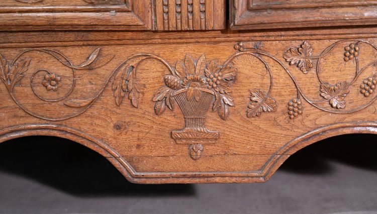 Buffet Bas Normand En Chêne Sculpté