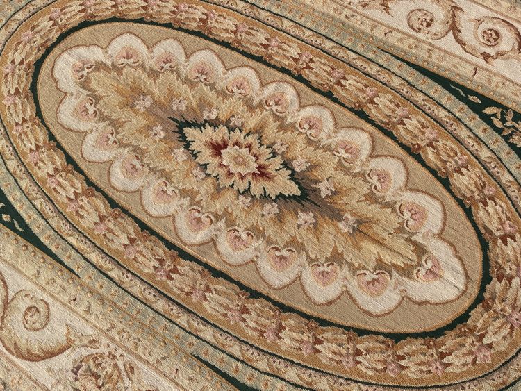 Knotted-stitch carpet from the soap factory