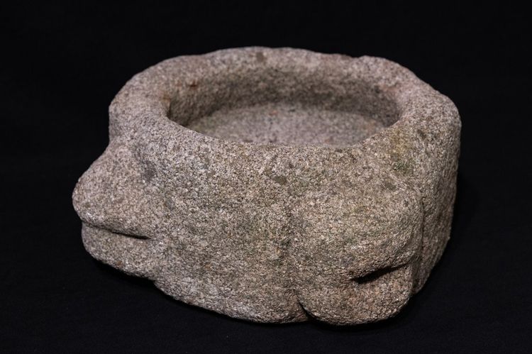 Bénitier En Granit
