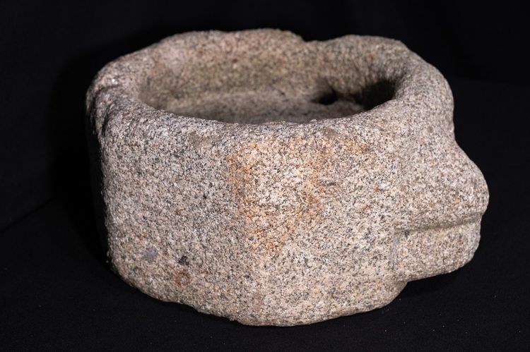 Bénitier En Granit