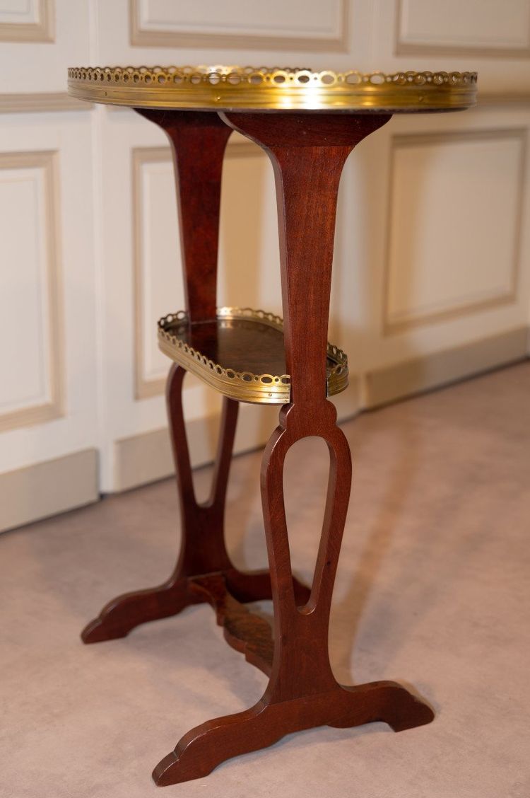 Table De Forme Dite "rognon" (kidney-shaped table)