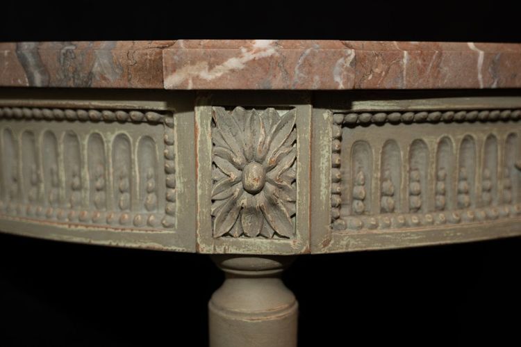 Console in stile Luigi XVI