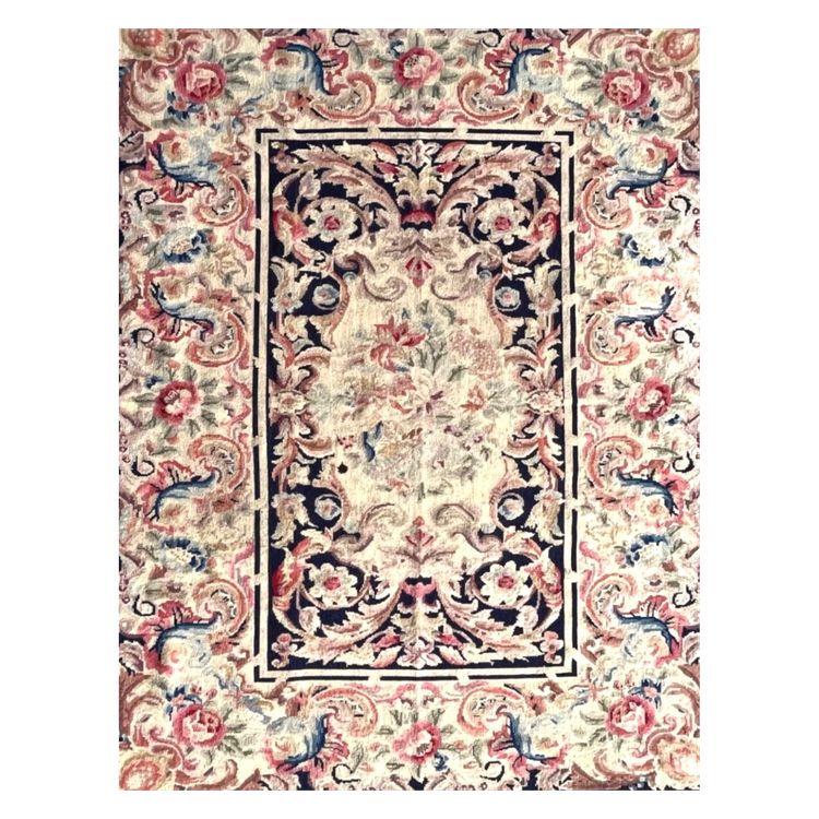 Knotted-stitch carpet from the soap factory