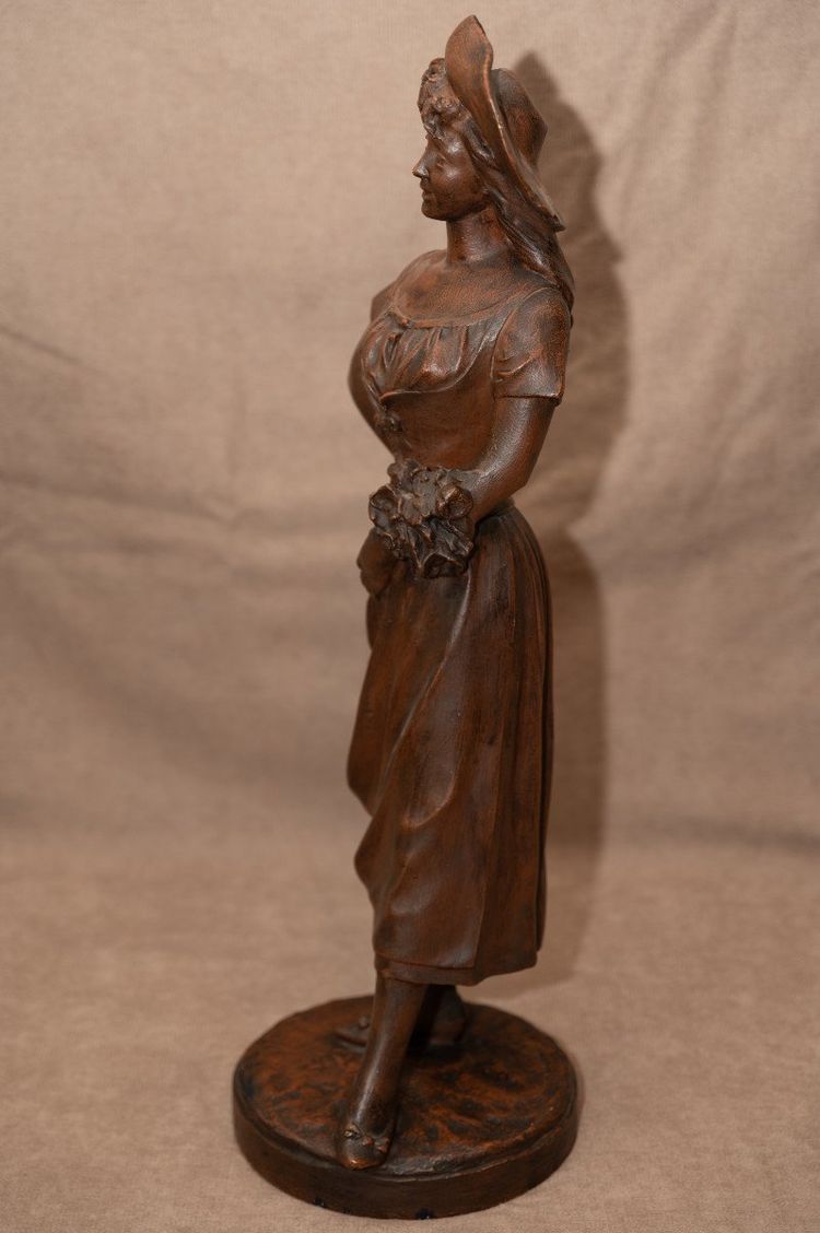 Scultura romantica in gesso femminile