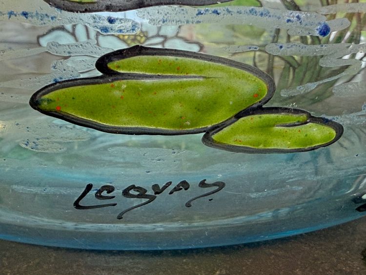Magnifica ciotola per ninfee di Legras