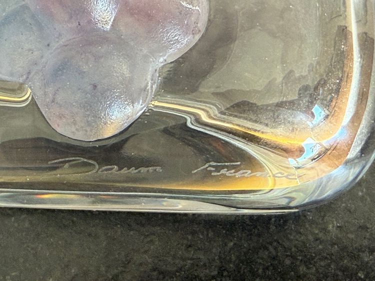 Magnificent oblong vase with pâte de verre decoration signed Daum