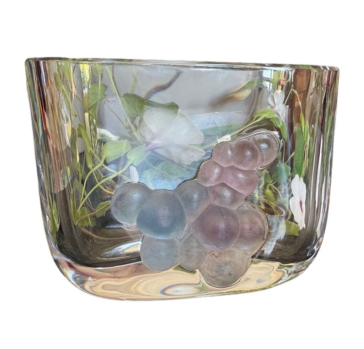 Magnificent oblong vase with pâte de verre decoration signed Daum