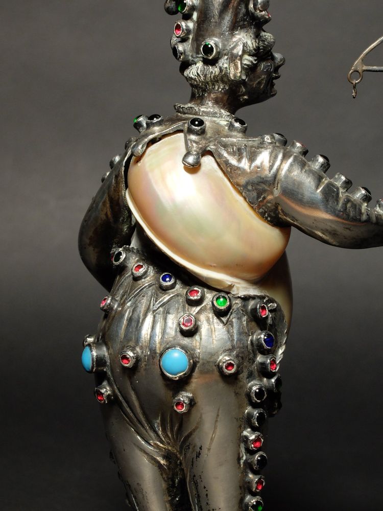 Court jester in mounted shell - Nuremberg, 19th century