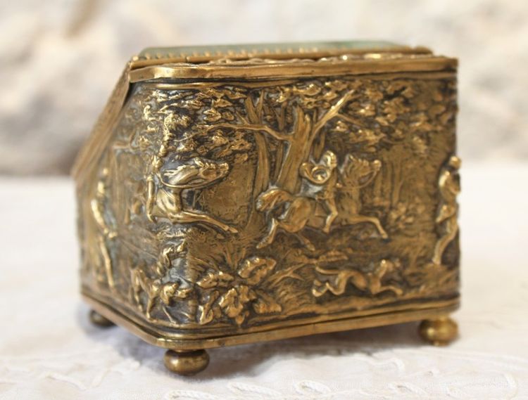 Glass and brass watch holder with hunting scenes, Napoleon III, late 19th century