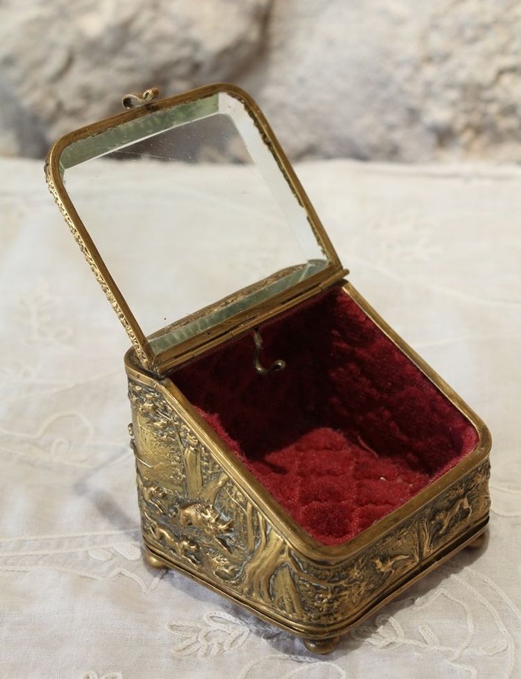 Glass and brass watch holder with hunting scenes, Napoleon III, late 19th century