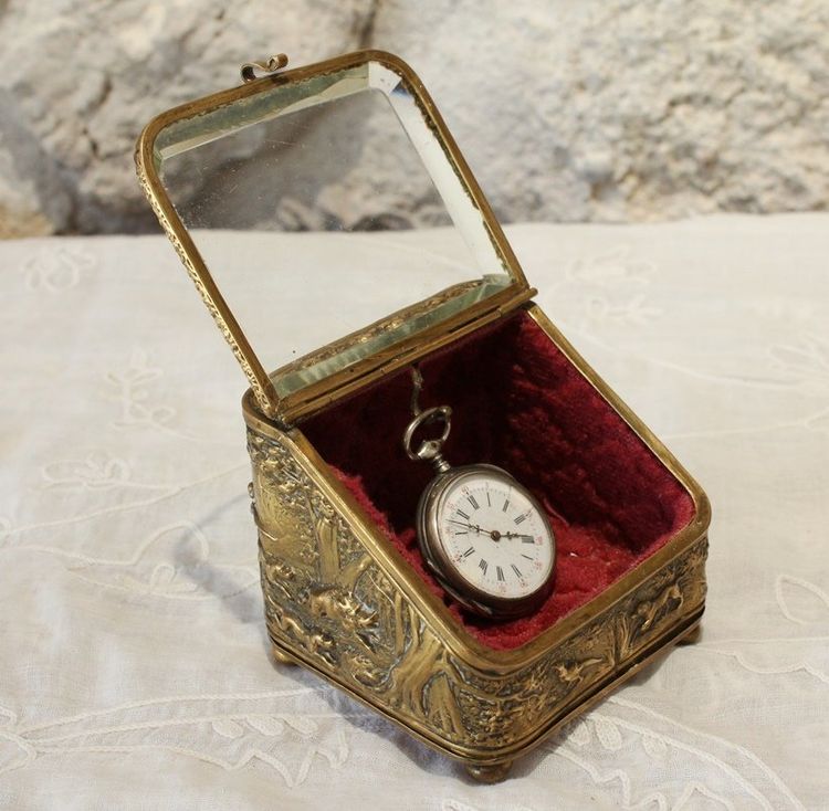 Glass and brass watch holder with hunting scenes, Napoleon III, late 19th century