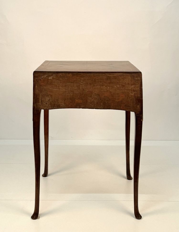 High walnut veneered desk, Veneto, second half of the 18th century