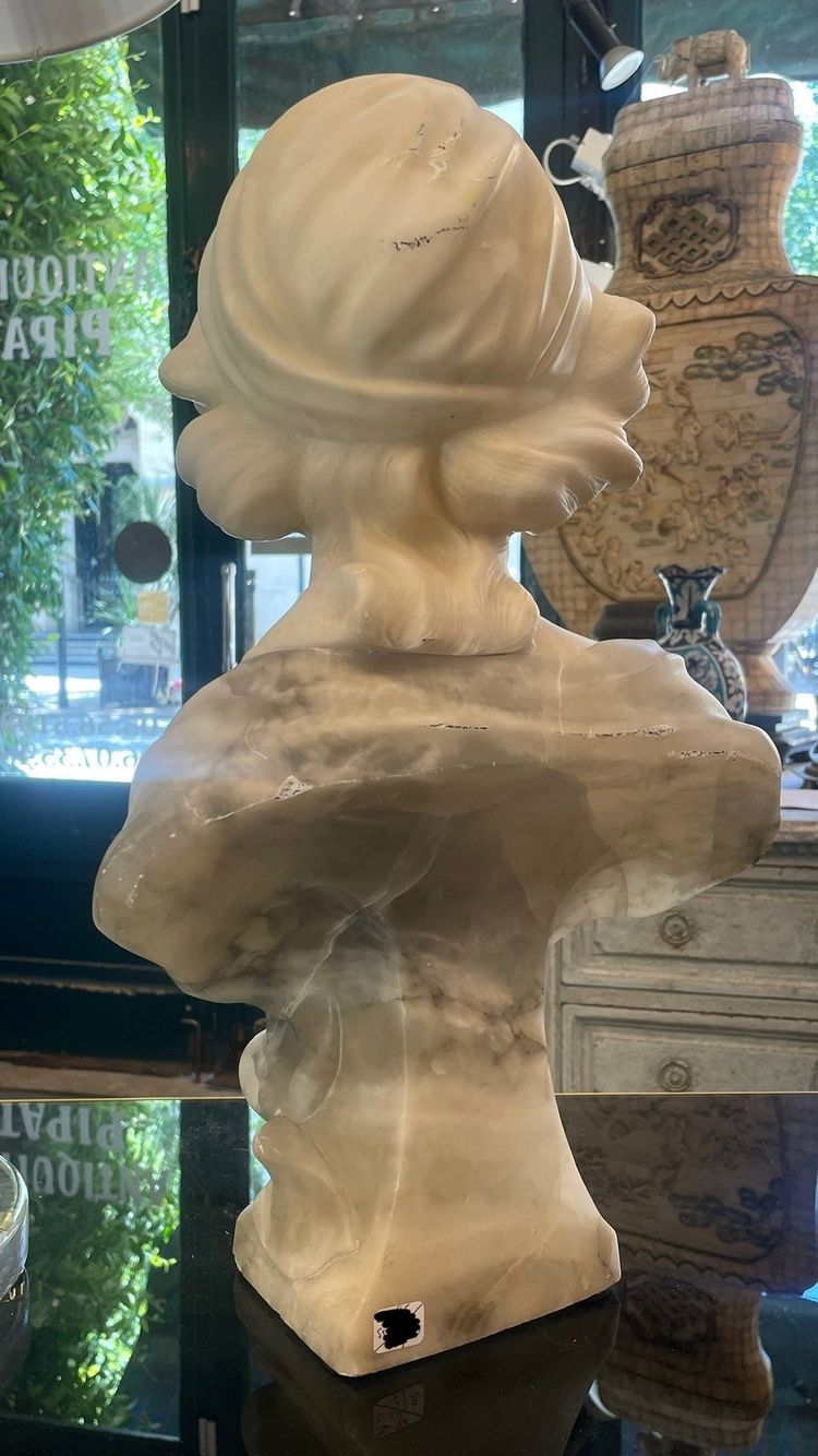 Busto in alabastro, XIX secolo