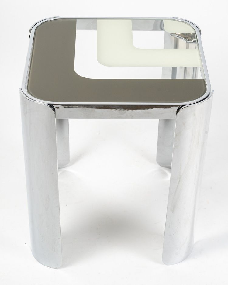 Table d'appoin t par Danielle QUARANTE