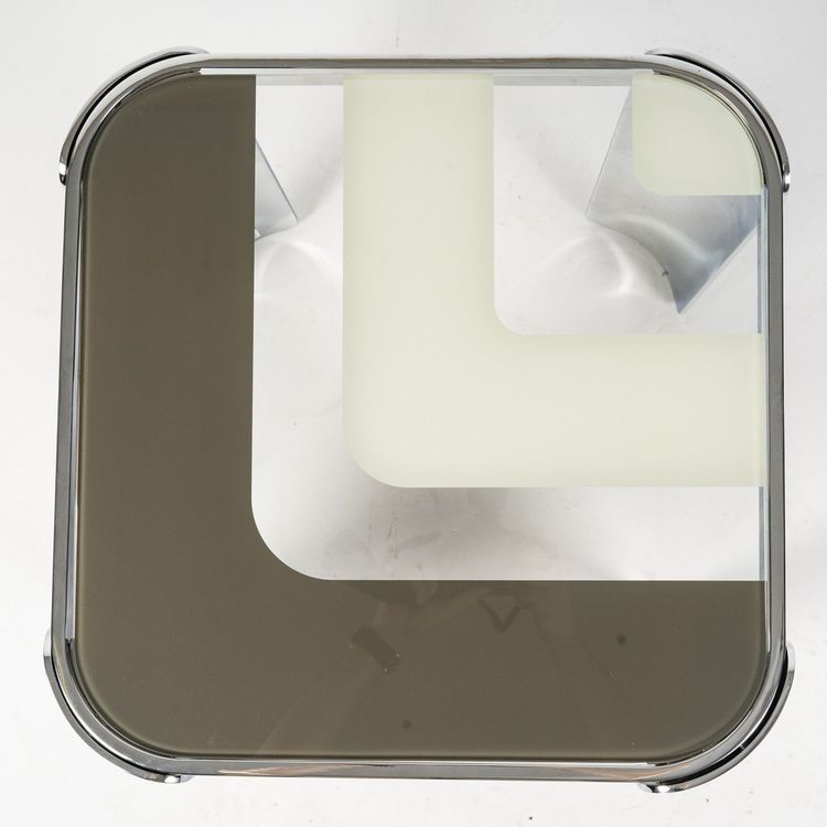 Table d'appoin t par Danielle QUARANTE