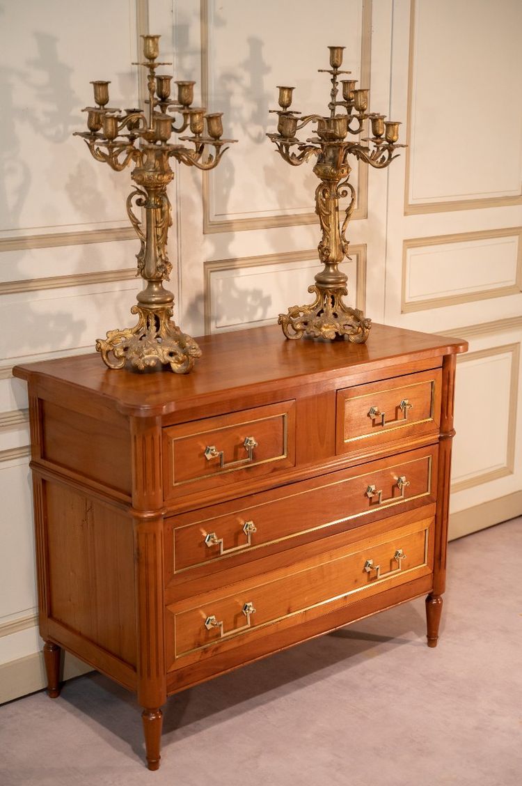 Commode De Style Louis XVI En Merisier
