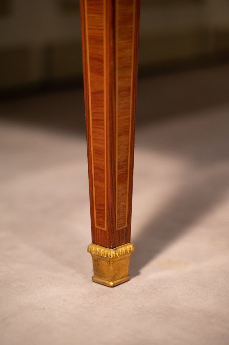Scrivania in palissandro stile Luigi XVI. Casa Dissidi Parigi