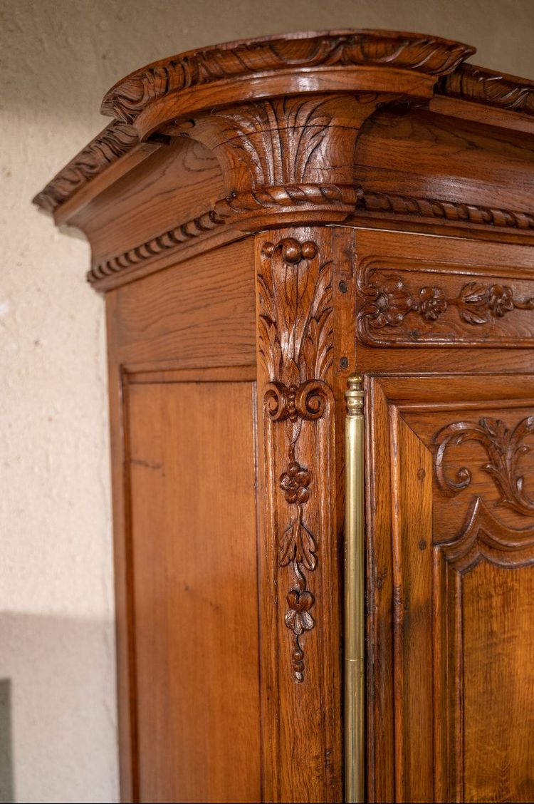 Normandy cabinet in oak from the Mont Saint Michel bay