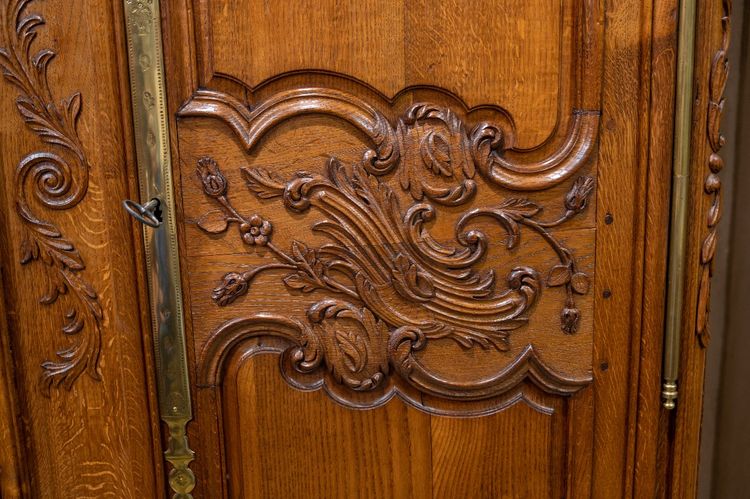 Normandy cabinet in oak from the Mont Saint Michel bay