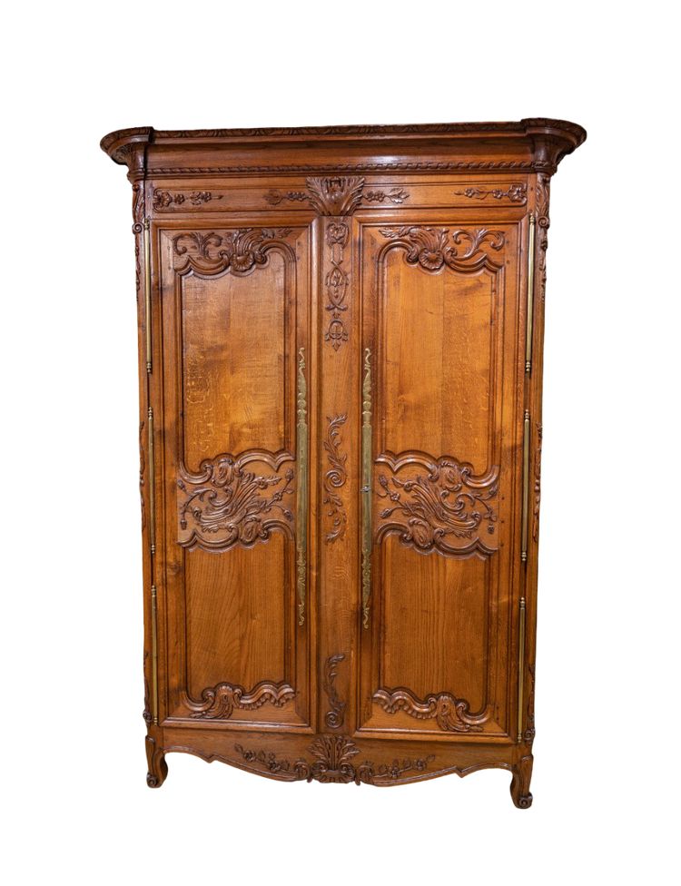 Normandy cabinet in oak from the Mont Saint Michel bay