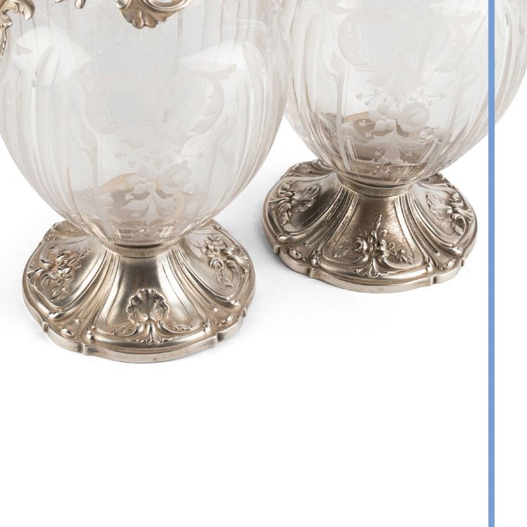 Coppia di brocche in cristallo e argento, XIX secolo