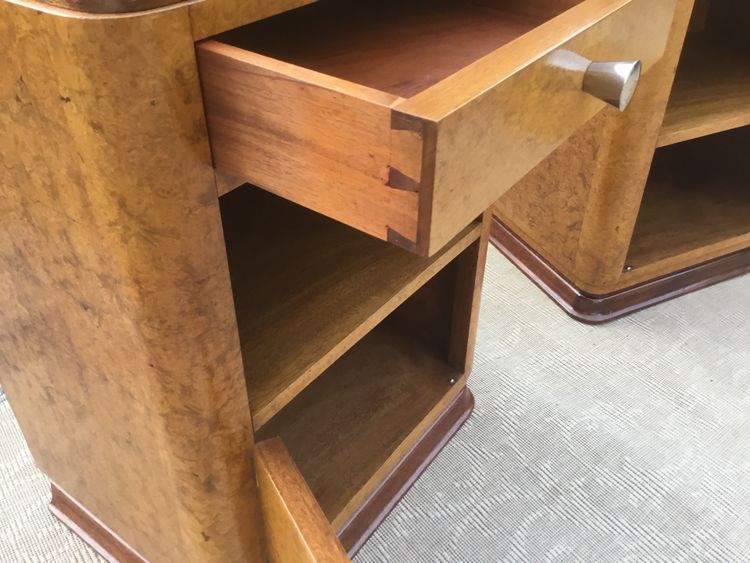 Coppia di comodini Art-Deco