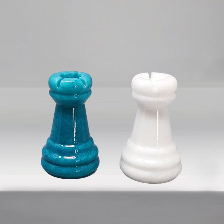 1970s Gorgeous Turquoise and White Chess Set in Volterra Alabaster Handmade Made in Italy (Jeu d'échecs turquoise et blanc en albâtre de Volterra fait à la main)
