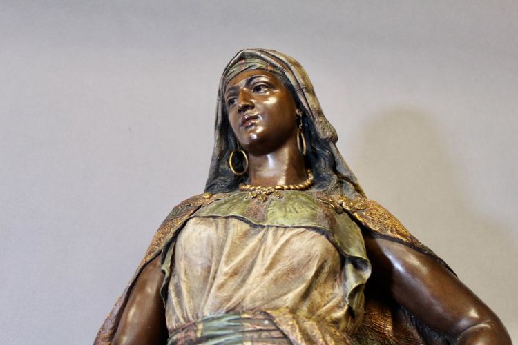 Terracotta policroma raffigurante ALBA secondo Friedrich GOLDSCHEIDER (1845-1897)