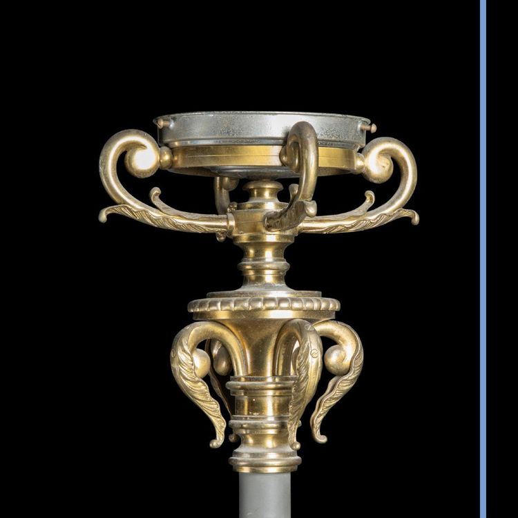 Pair of torchères, in mahogany and brass, 19th century