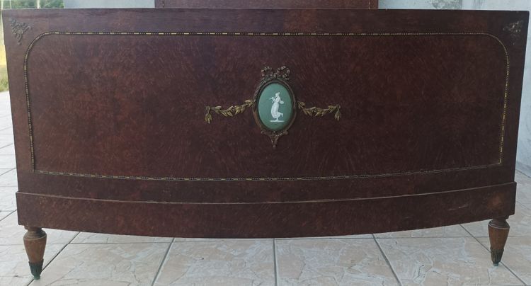 Lit Louis XVI en loupe de thuya
