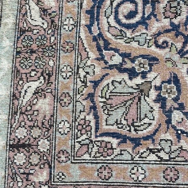 Tapis persan ancien du 19e siècle de grande qualité. Dimensions 214 x 146 cm