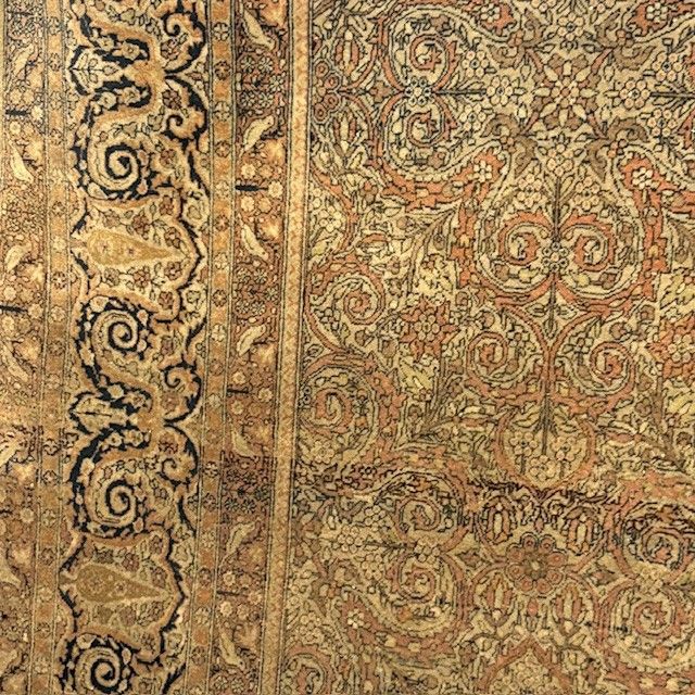 Tapis persan ancien du 19e siècle de grande qualité. Dimensions 214 x 146 cm