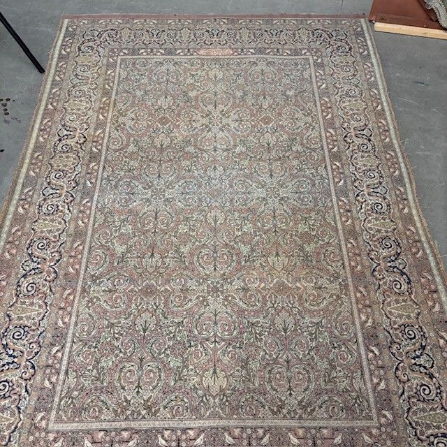 Tapis persan ancien du 19e siècle de grande qualité. Dimensions 214 x 146 cm